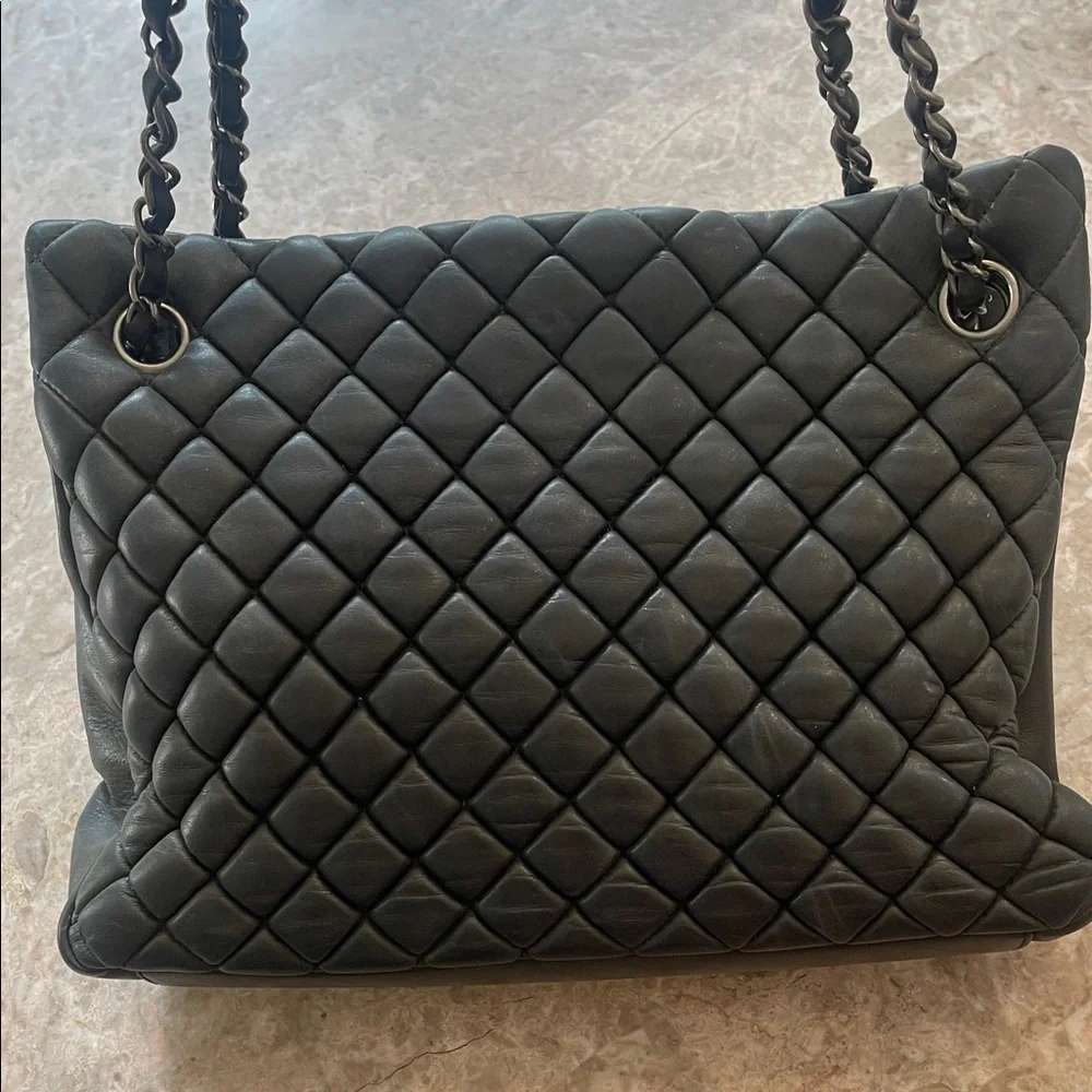 Chanel shopping tote - Picture 6 of 12